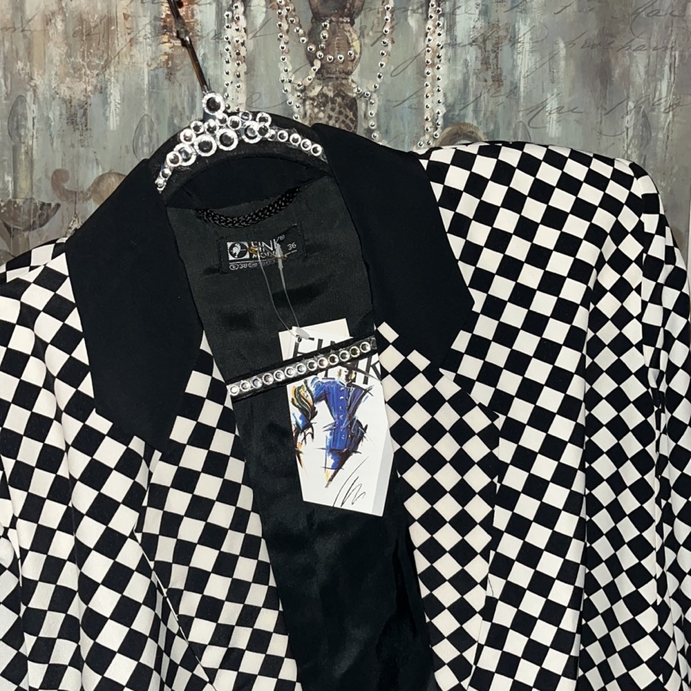 🖤 ⚪️ • 💎FINK x To thine ownself be Wild Vibes💎•🖤⚪️